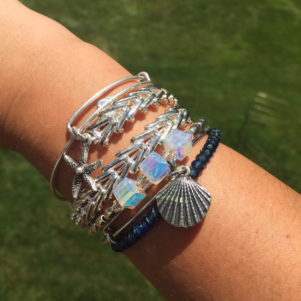 ✨Exclusive Alex & Ani Swarovski Crystal Bracelet✨