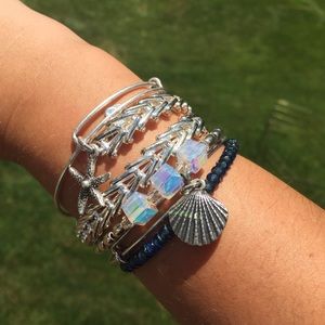 ✨Exclusive Alex & Ani Swarovski Crystal Bracelet✨