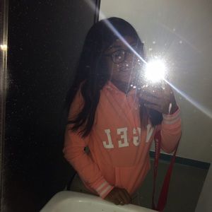 Meet your Posher, Kayla