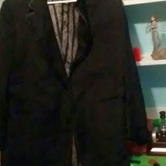 Man's suit - Picture 2 of 2