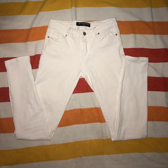 White jeans! - Picture 2 of 4