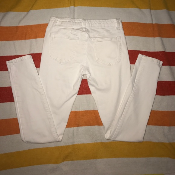 White jeans! - Picture 3 of 4