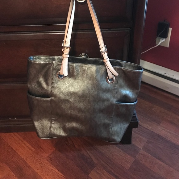 SOLD. - Picture 4 of 4