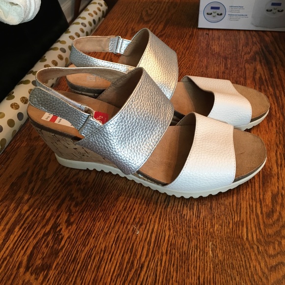 Shoes - Picture 1 of 2