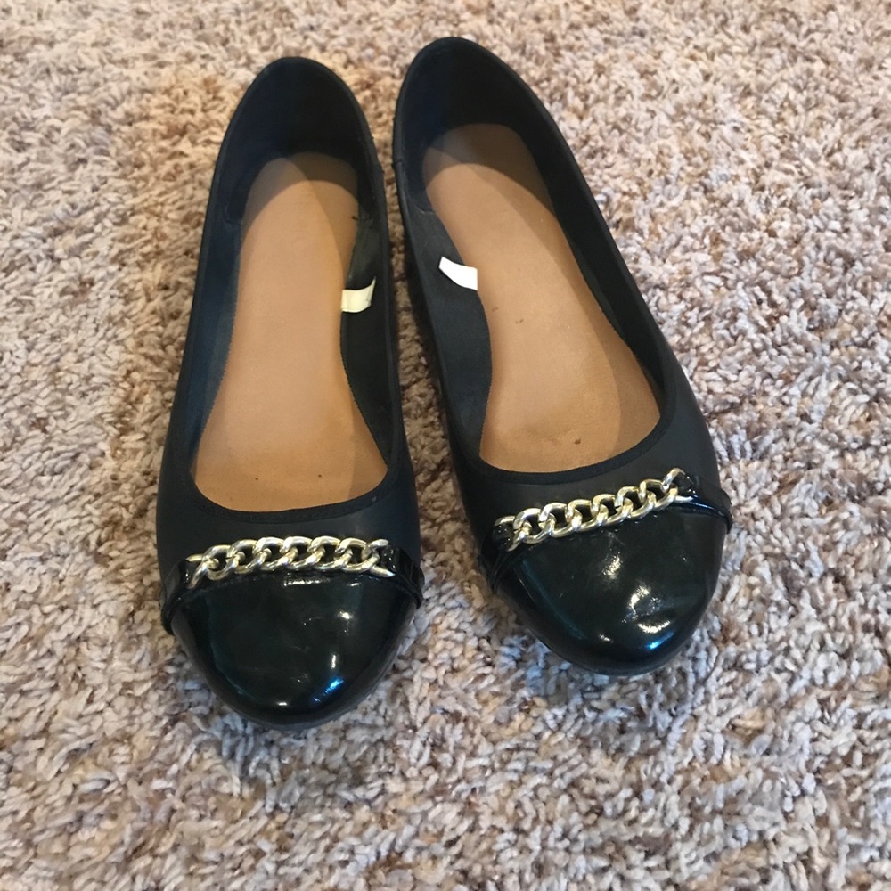 Black with gold chain embellishment flats size 9.5