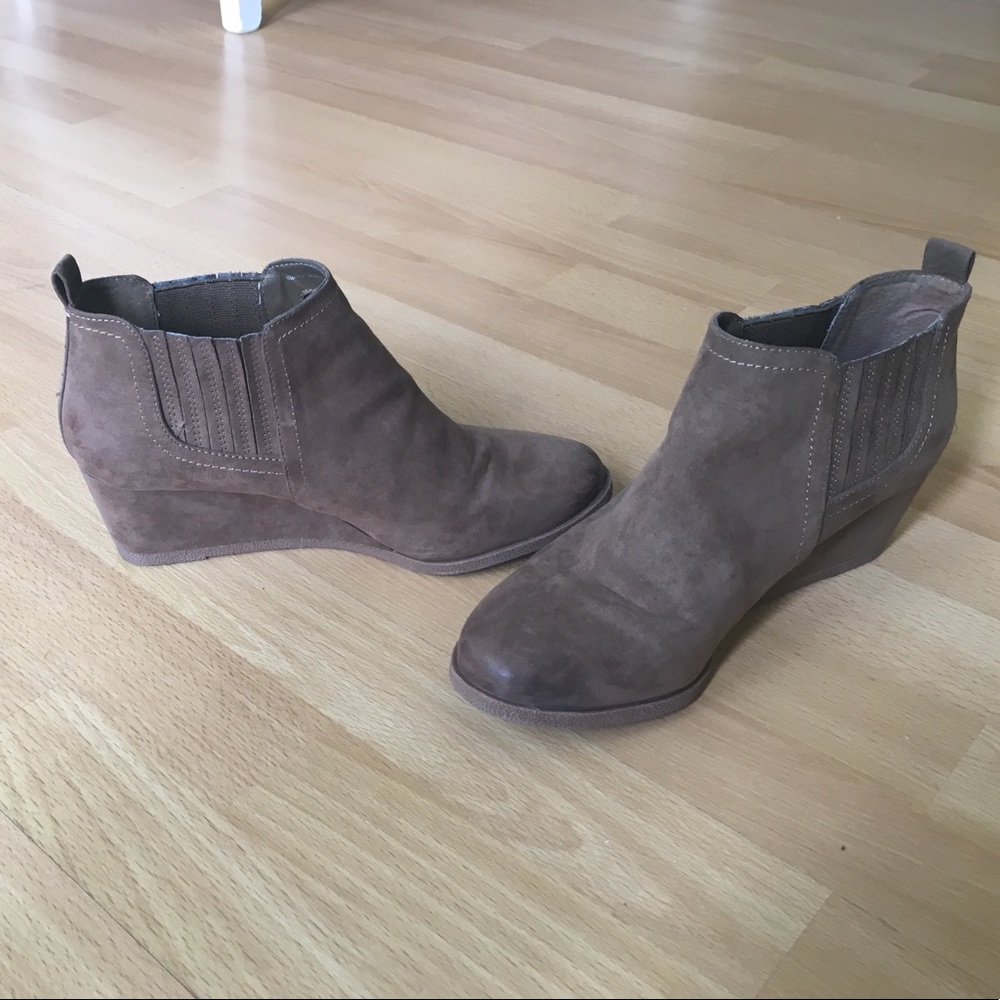 Dolce Vita Tan Booties