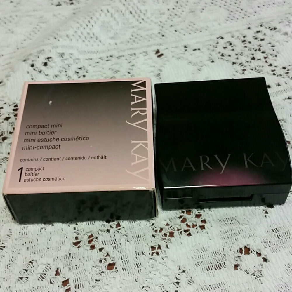 Mary Kay Mini Compact New in Box