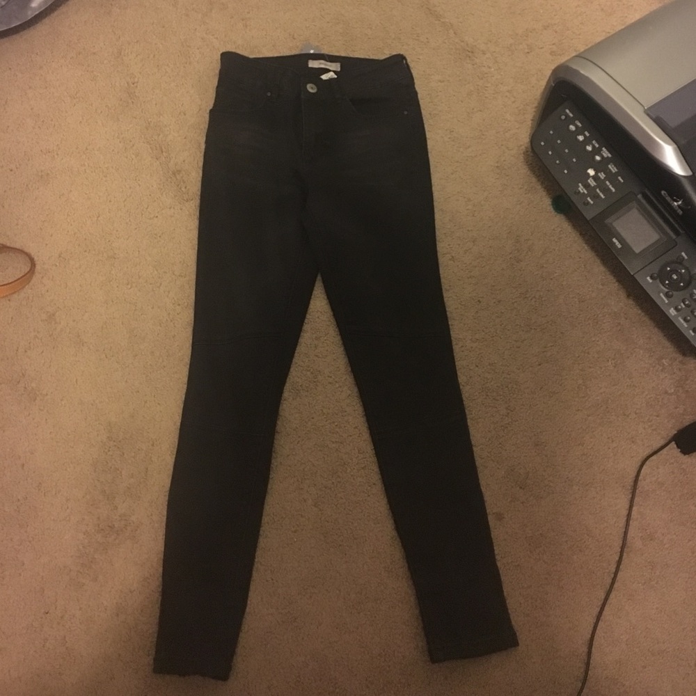 High wasted black skinny jeans