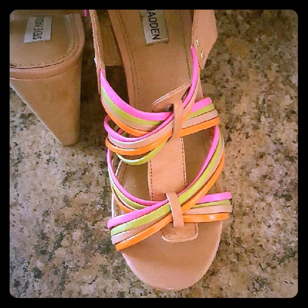 Hi friends so cute Summer Wedge shoes for you