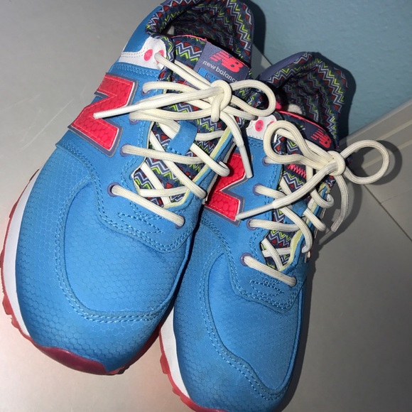 New Balance 574 - Picture 1 of 5