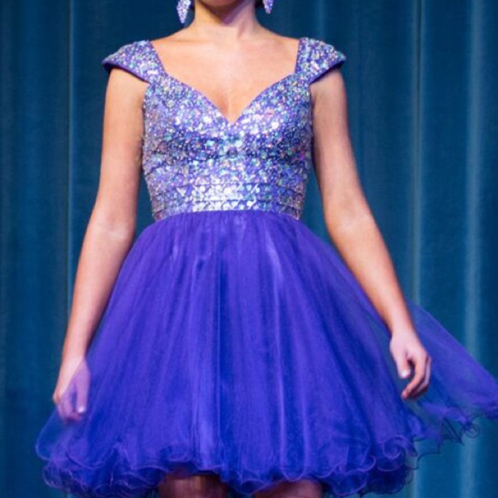 Prom/cocktail/pageant dress