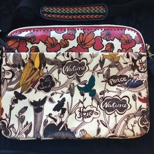 Sakroots laptop carrier