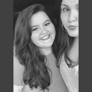 Meet your Posher, Chloe