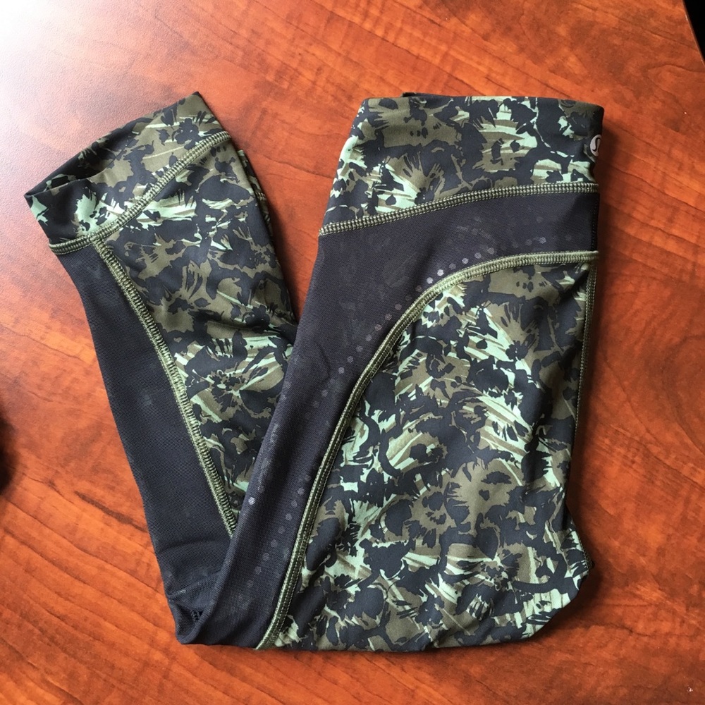 NEVER WORN Lululemon Camo Green Crop Legging