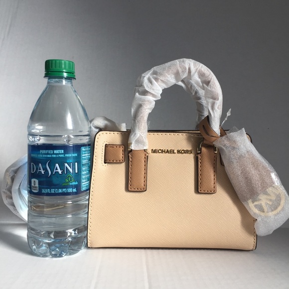 Price Firm Michael Kors Mini Leather Crossbody - Picture 8 of 8