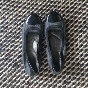 Black and grey ballet flats