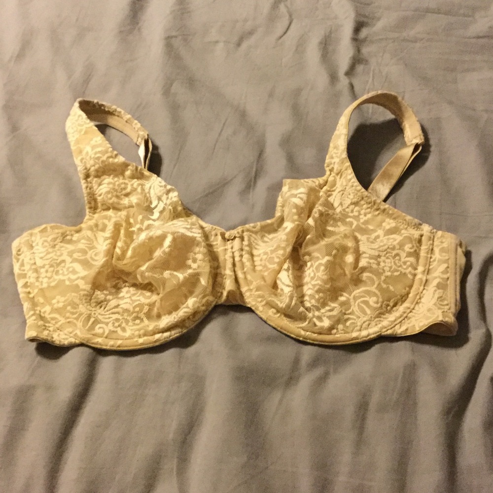 38 DDD bra. Underwire, no padding. Cacique