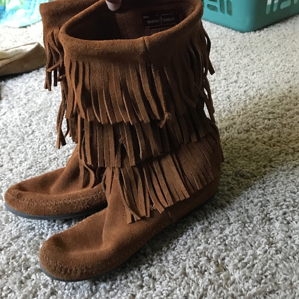 Fringe boots