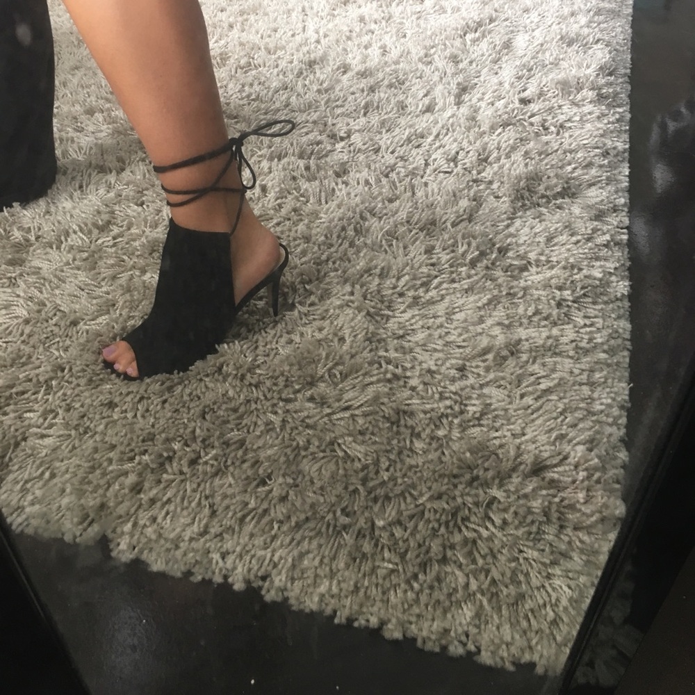 Size 10 Black Lacey heels