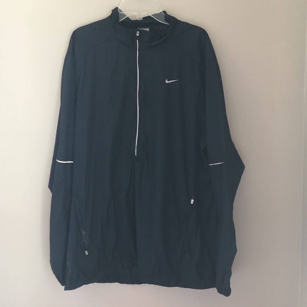 Men's Nike windbreaker.