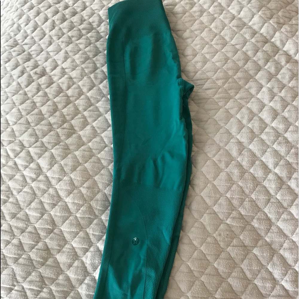 Green lululemon compression pants