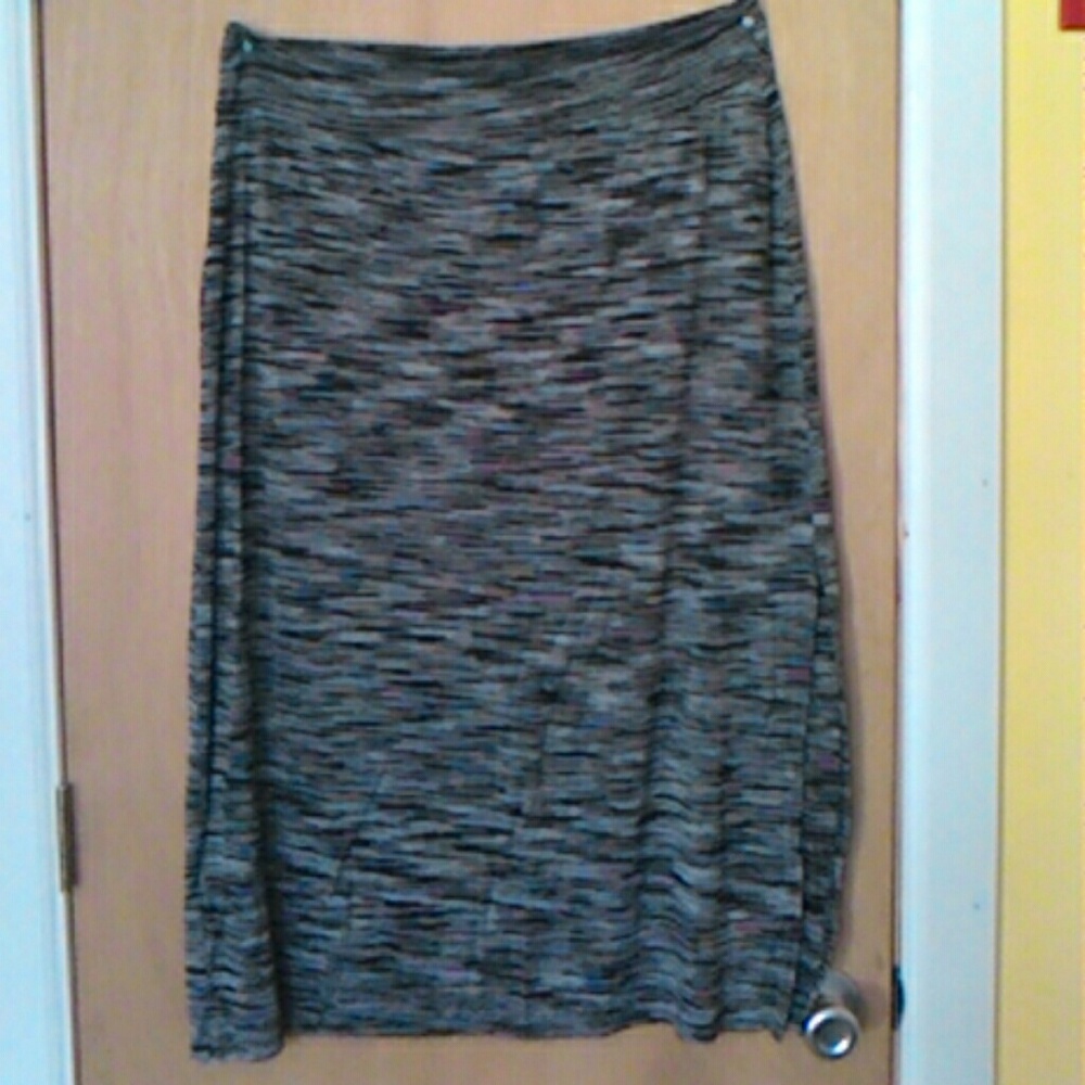 Black & grey maxi skirt