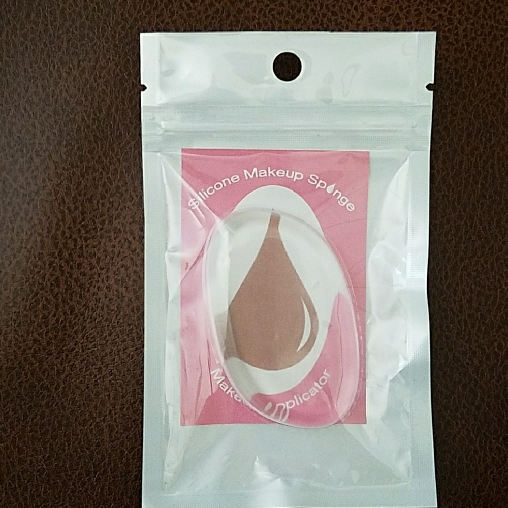 NWT Silicon Makeup Sponge