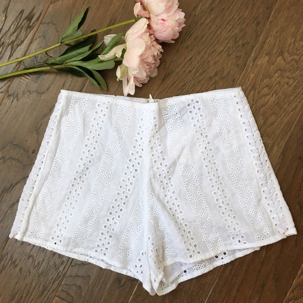 💥Final Sale💥 NWT Eyelet Lace Soft Shorts