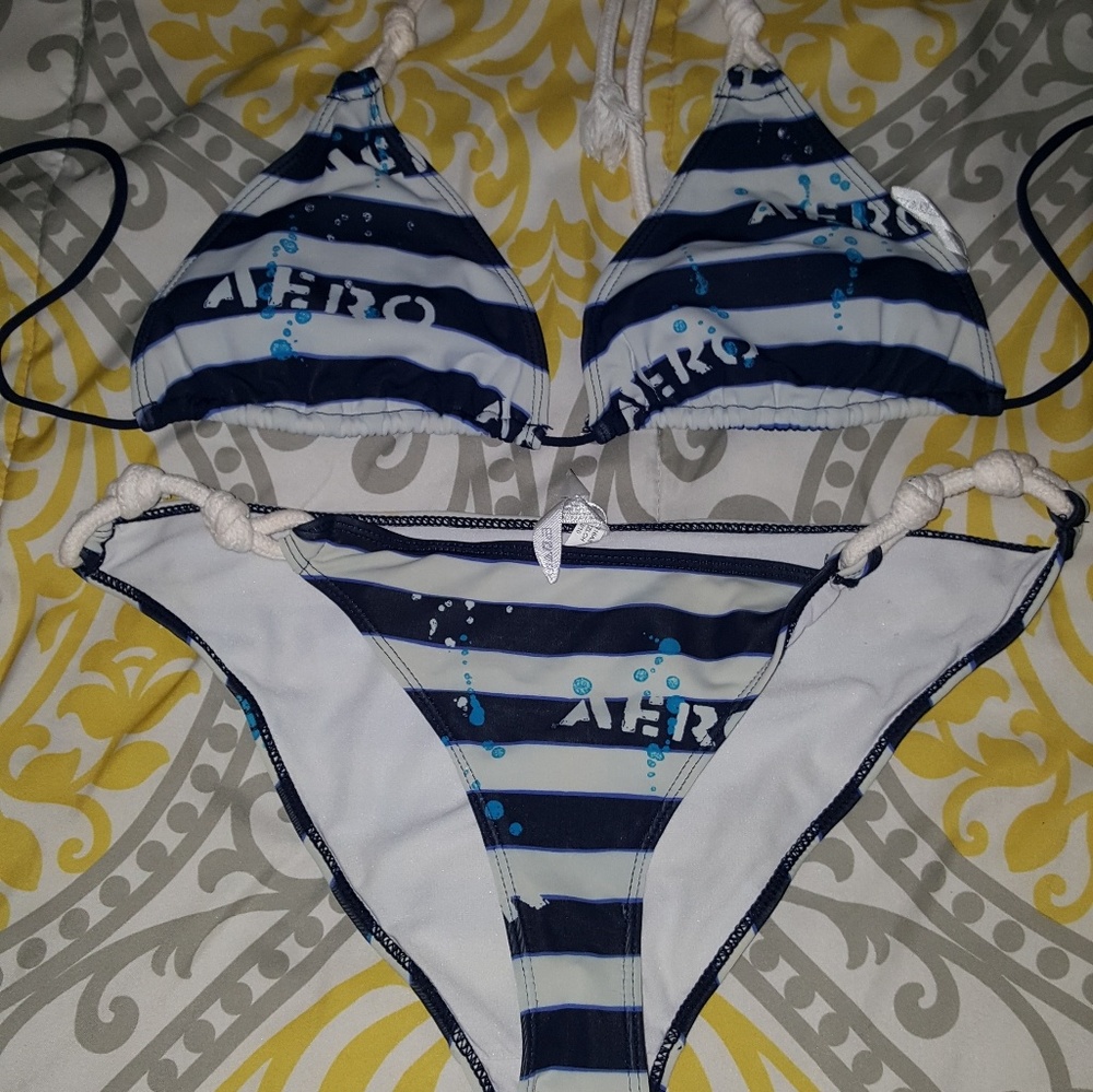 Aerospostale swim suit. Med bottom lrg top