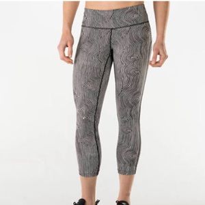NWT. Nike epic run right fit Capri.