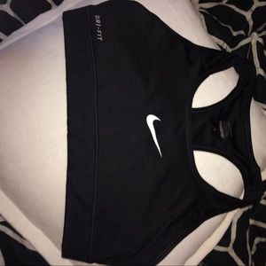 Black nike sports bra