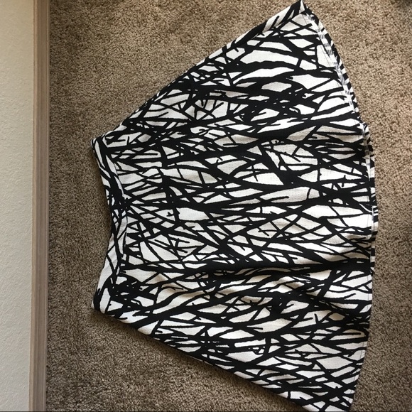🔥 SALE 🔥 Forever 21 abstract skirt - Picture 1 of 4
