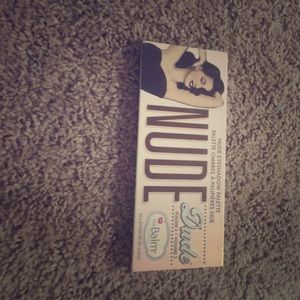 Nude Eyeshadow Palette