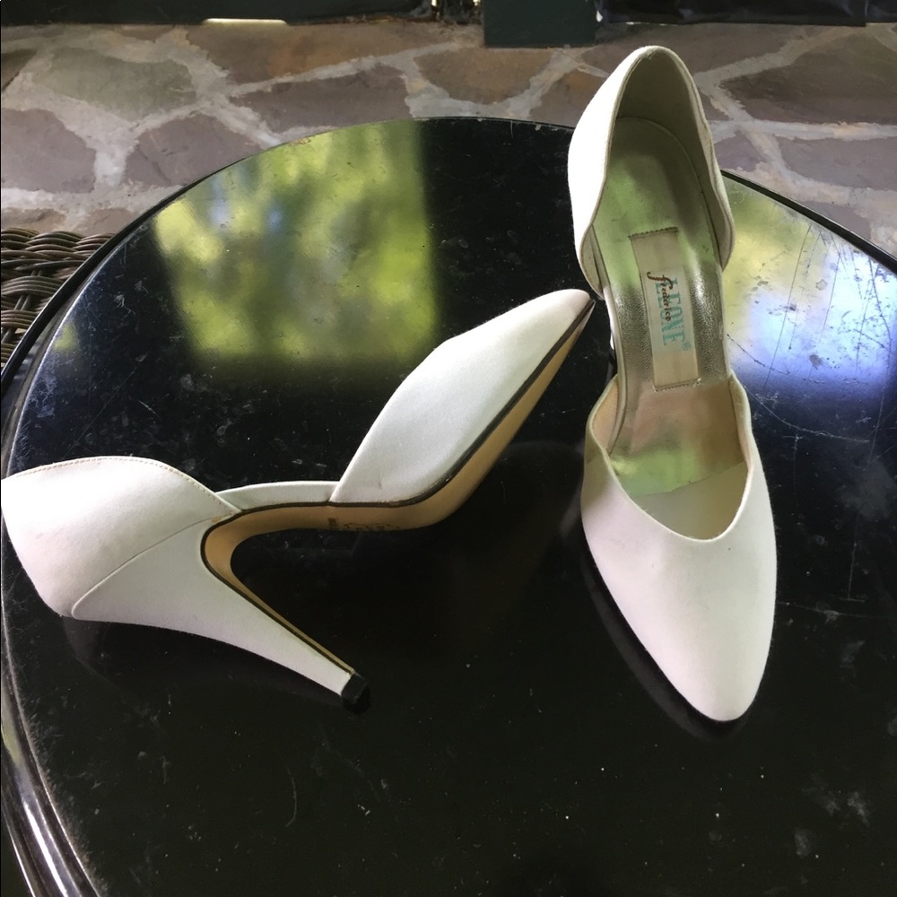 White crepe d'orsay pumps