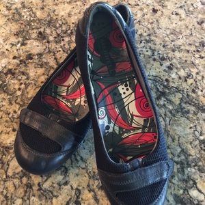 Sz 10 Black Micro Fiber/Leather Merrell Shoes