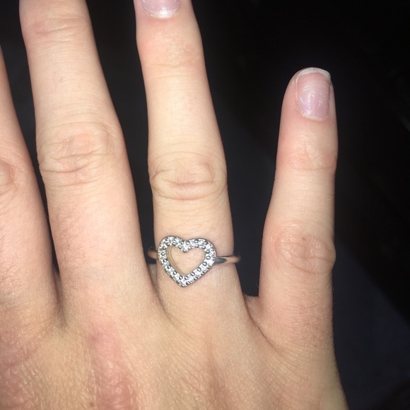 Sterling silver Pandora heart ring - Picture 2 of 2