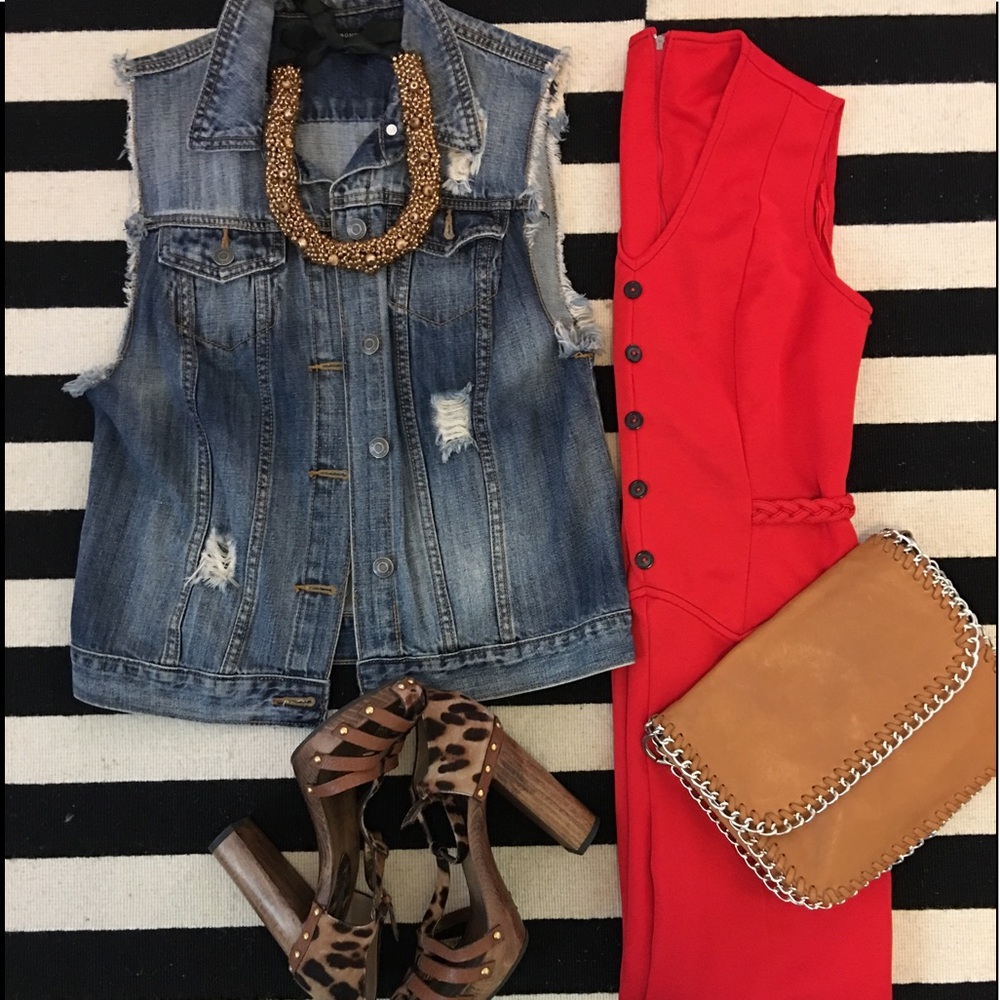 I ❤️ SAMANTHA RONSON | DISTRESSED DENIM VEST | $20