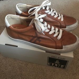Frye Dylan low lace sz 7.5
