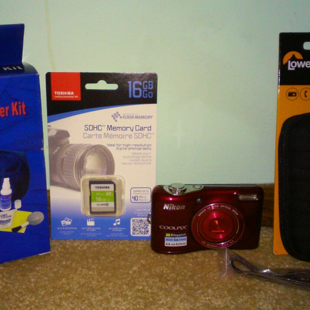 NIKON COOLPIX L32 DIGITAL CAMERA KIT