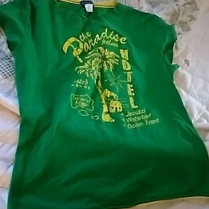 Paradise hotel tee
