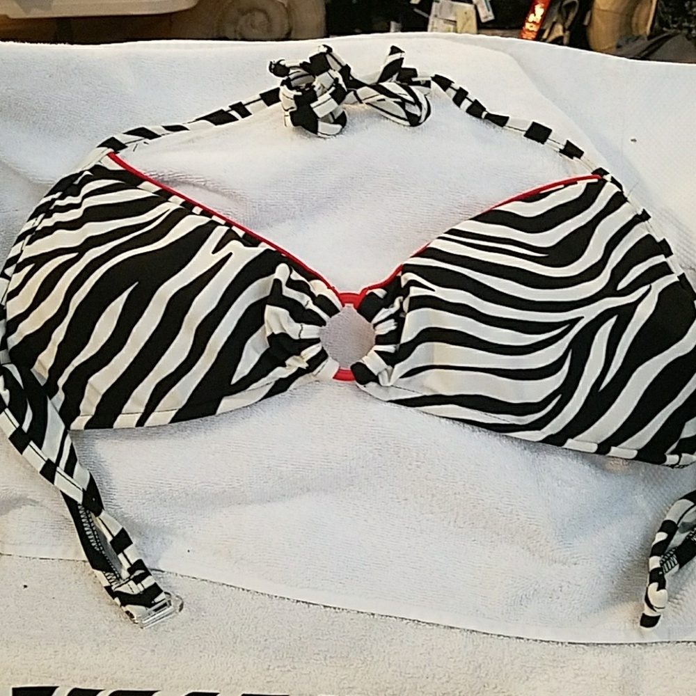 Three piece bikini - Picture 4 of 7