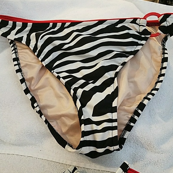 Three piece bikini - Picture 5 of 7