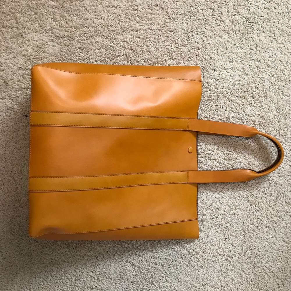 GAP 100% leather tote bag