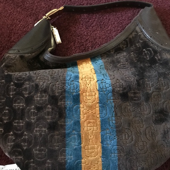 Gucci - Picture 2 of 3