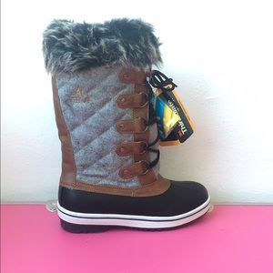 NWT Mid High Faux Fur Snow Boots