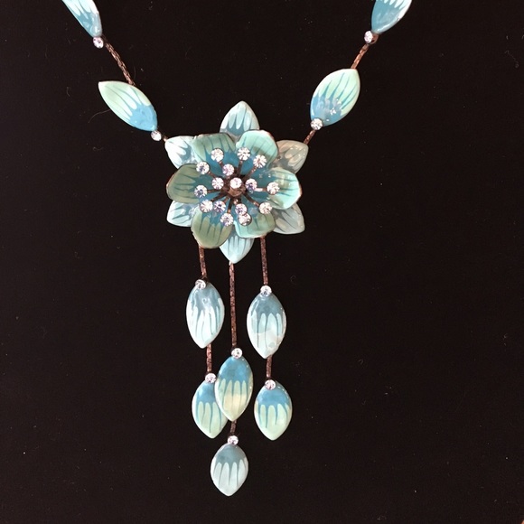 Teal drop necklace. - Picture 2 of 3