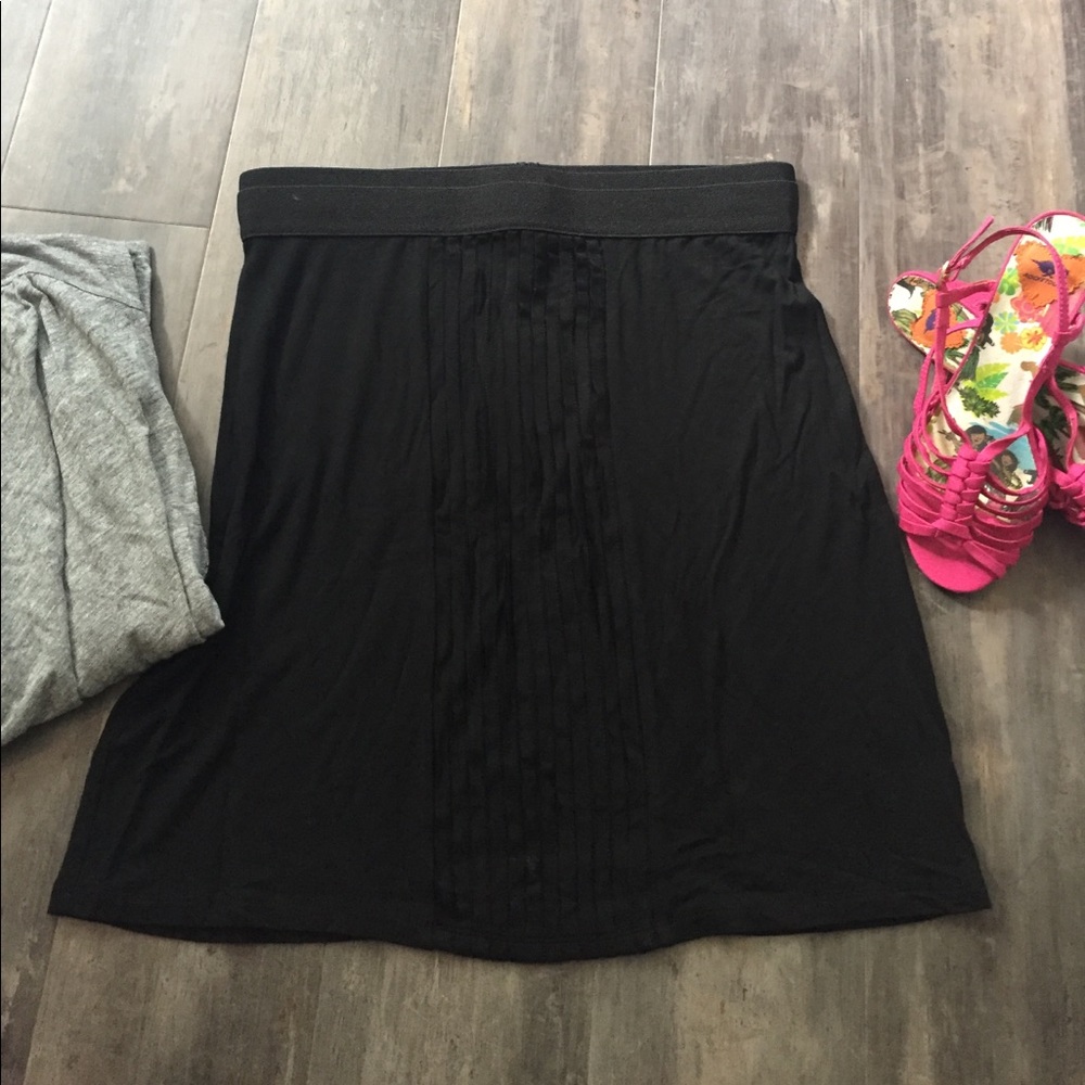 NWT. Black knit skirt