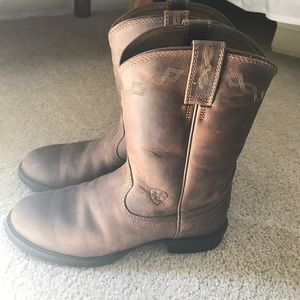 Ariat boots-only worn one time!