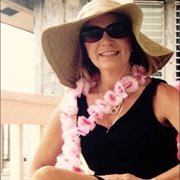 Meet your Posher, Dolly - Picture 2 of 3