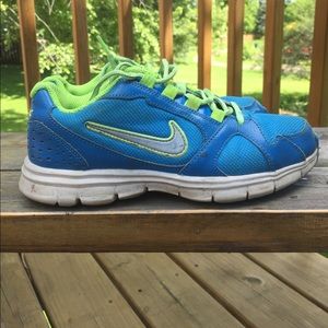 Nike girls athletic shoes US size 4.5